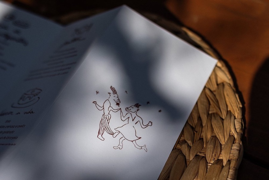 Detalhe de um momento do casamento.
